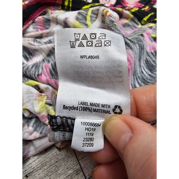 INC Int'l Concepts All Over Graphic Print Raw Hem T-Shirt V-Neck Size XL - Picture 8 of 9